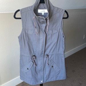 Gray Cargo Vest Size M NWOT 100% cotton